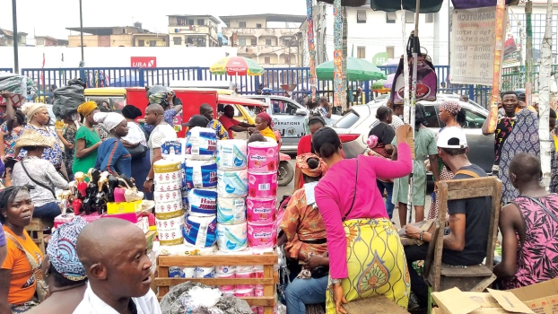 Christmas: Nigerians prepare for low-key festivities as families grapple with rising costs, harsh economy