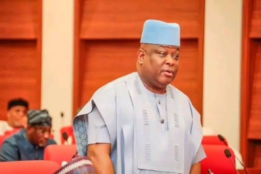 Nigeria is Ruled by Unqualified Politicians – Senator Raises Alarm