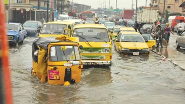 Heavy Rain Causes Flooding, Submerges Houses in Lagos [PHOTOS]
